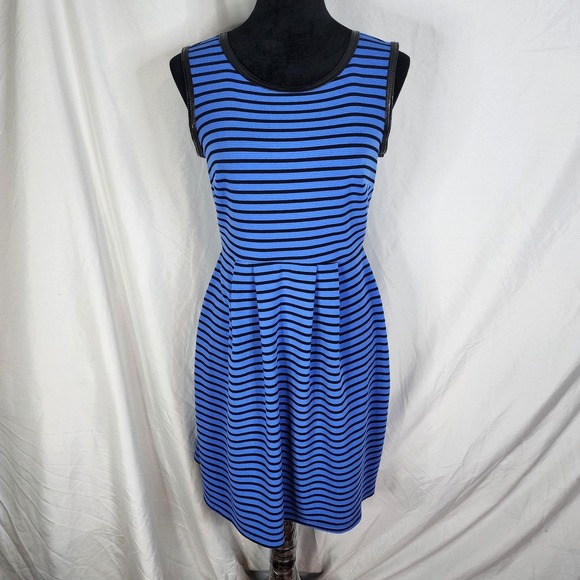 EN FOCUS Size 6 Faux Vegan Snakeskin Trim Pleated Ribbed Knit Keyhole Neck Dress - Picture 1 of 10